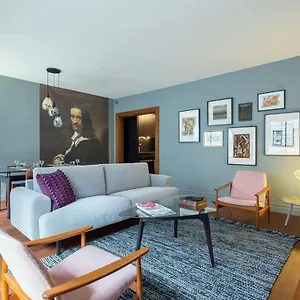 Stella - Furnished - Downtown Apartment