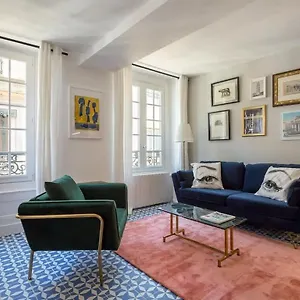 Strada - Furnished - Downtown Apartment